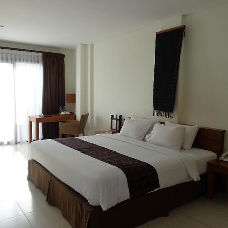Luwansa Beach Hotel Лабуан-Баджо Екстер'єр фото