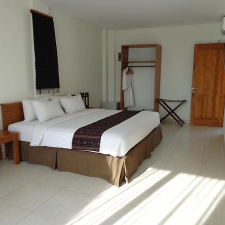Luwansa Beach Hotel Лабуан-Баджо Екстер'єр фото