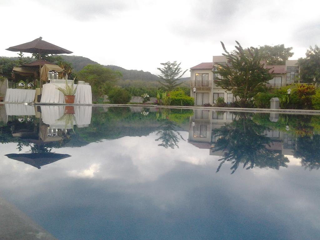Luwansa Beach Hotel Лабуан-Баджо Екстер'єр фото