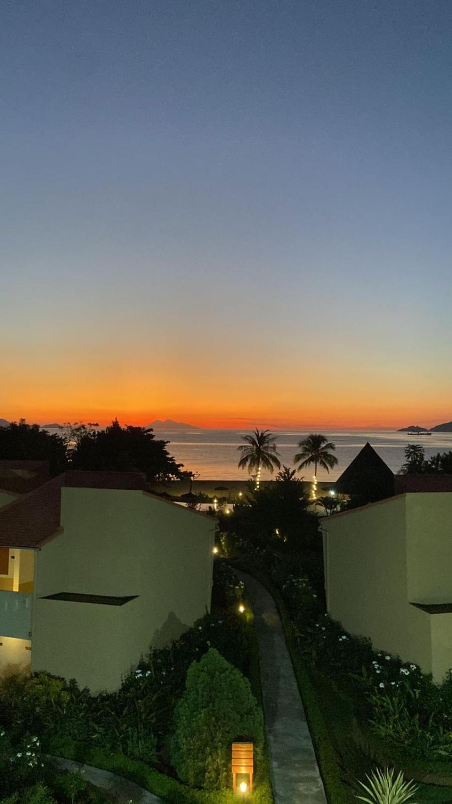 Luwansa Beach Hotel Лабуан-Баджо Екстер'єр фото
