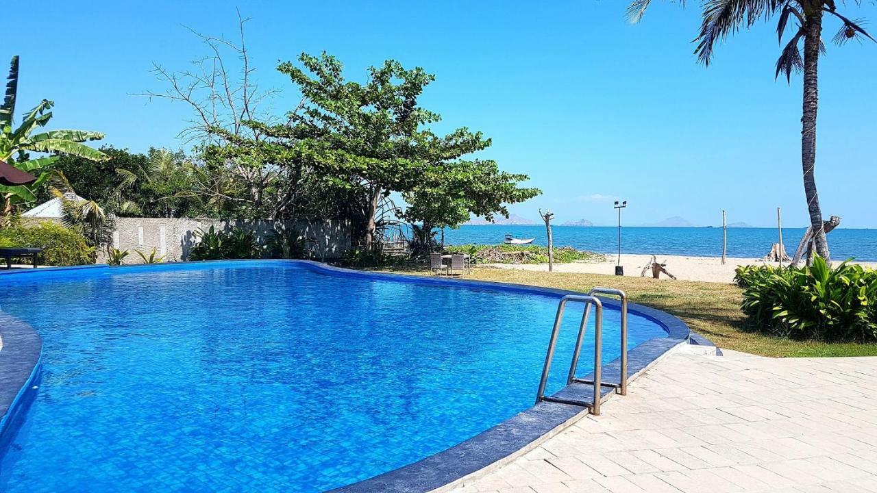 Luwansa Beach Hotel Лабуан-Баджо Екстер'єр фото
